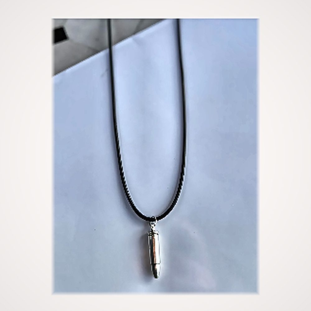Collier Pendentif Balle Amulette Argentée & Cordon Cire Noir